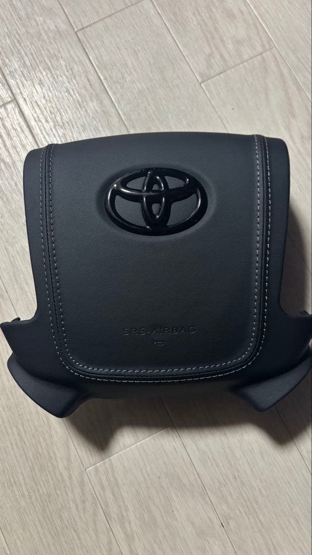 トヨタ ハイエース200系　エアバック　カバー　ハンドル　カバー