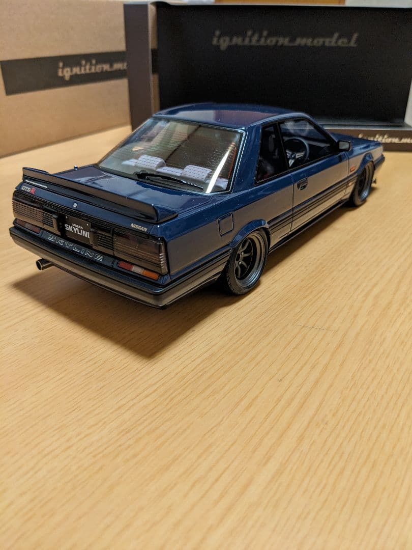 イグニッションモデル1/18　ニッサン スカイライン GTS-R(R31)