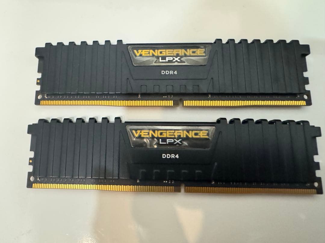 CORSAIR VENGEANCE LPX DDR4 32GB (16GB×2)