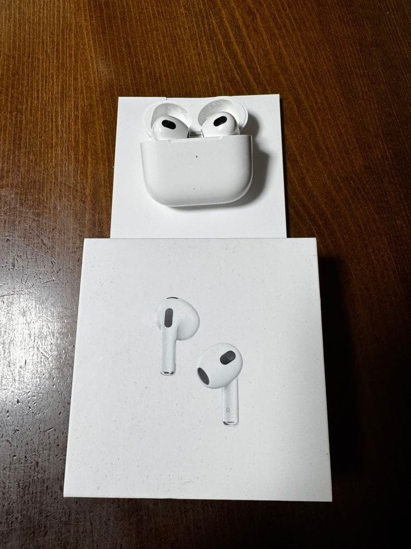 AirPods 3世代　エアポッズ