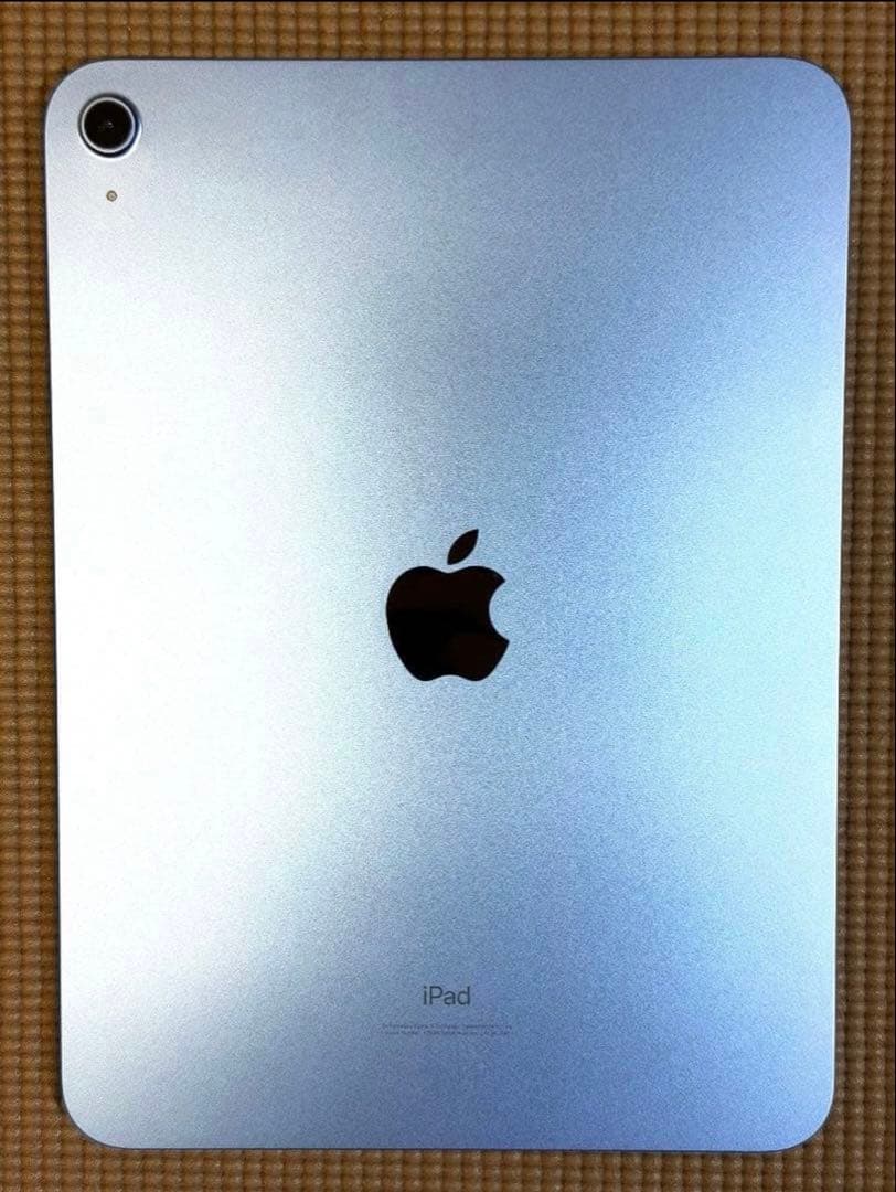 【美品】iPad 第10世代 10.9インチ 64GB ブルー　箱・付属品つき