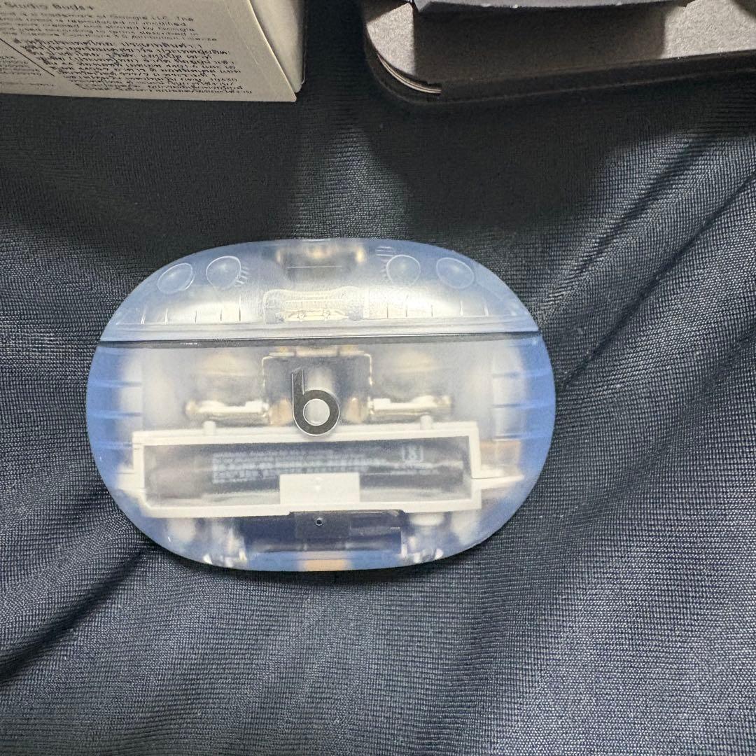 Beats Studio Buds + トランスペアレント　スケルトン