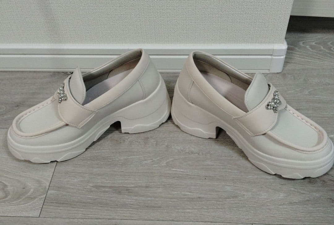 +diana　ヒールアップローファー