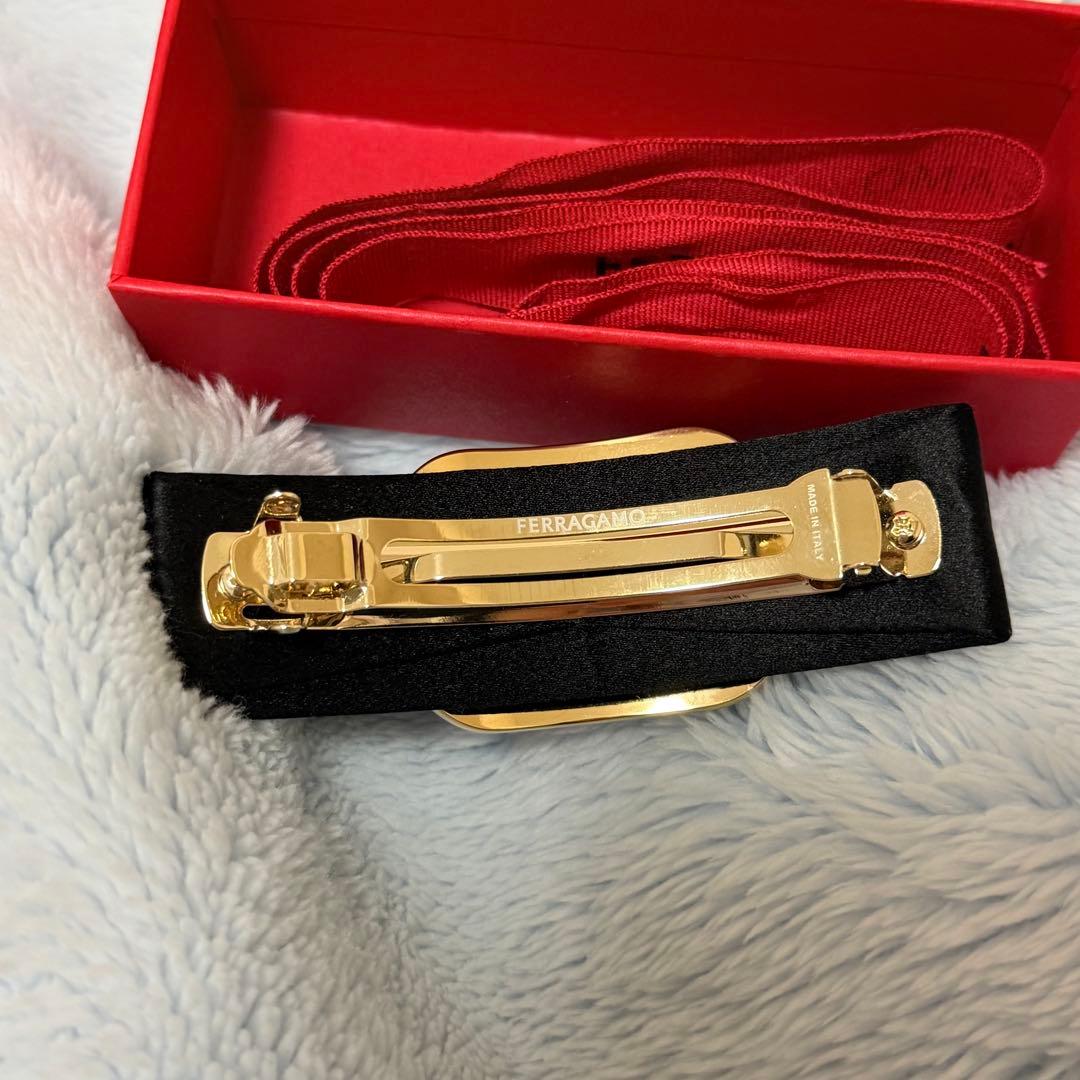 アオキャベツ Ferragamo バレッタ クリスタル