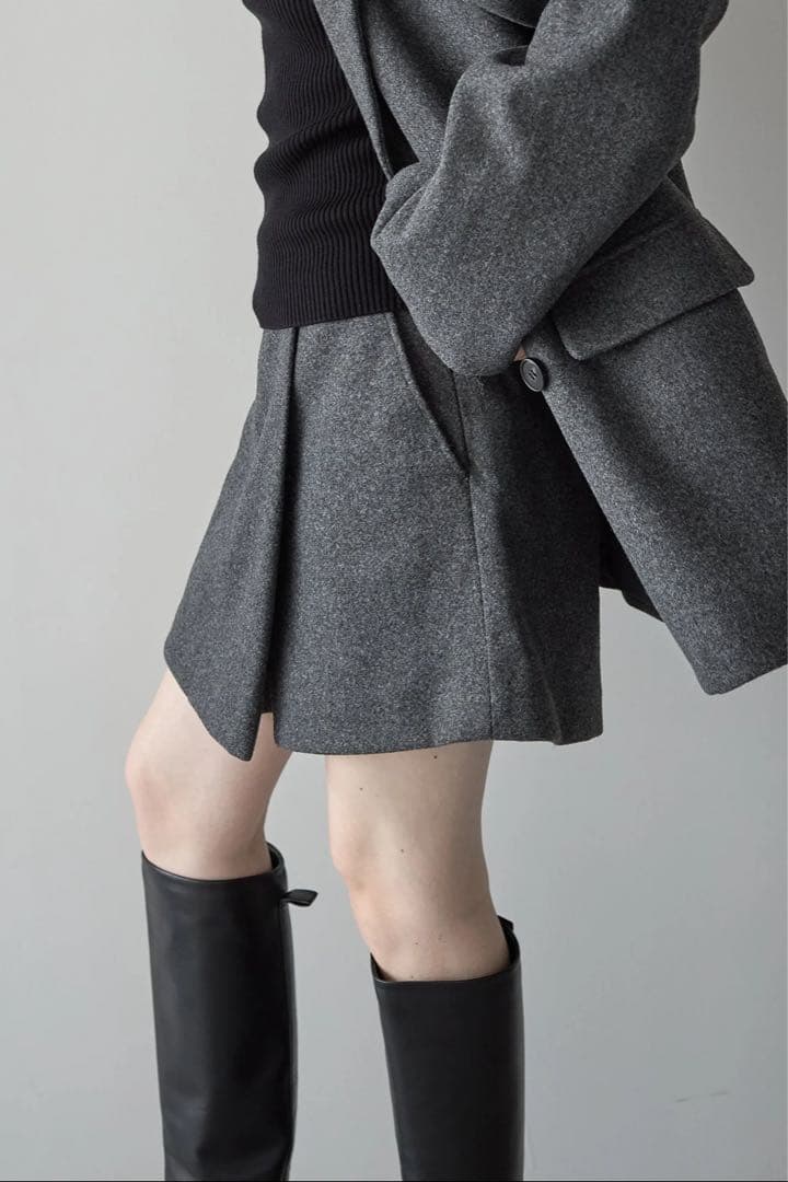 美品★ELLIE★スコート★グレー