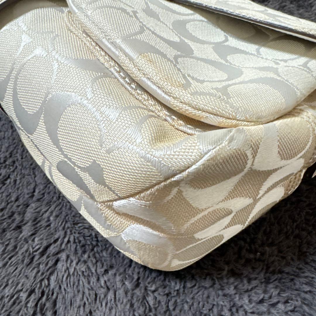 【美品】COACH ソーホー ミニシグネチャー フラップ ワンショルダーバッグ