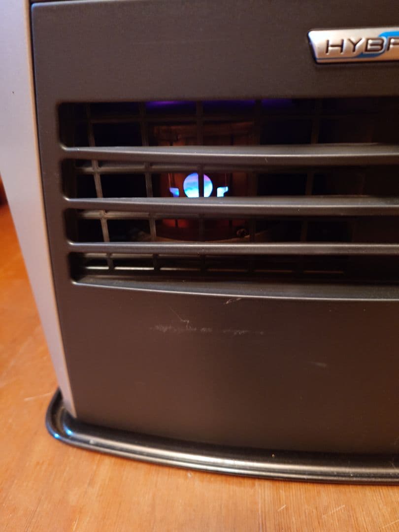 高性能トヨトミHYBRID 石油ファンヒーター 。