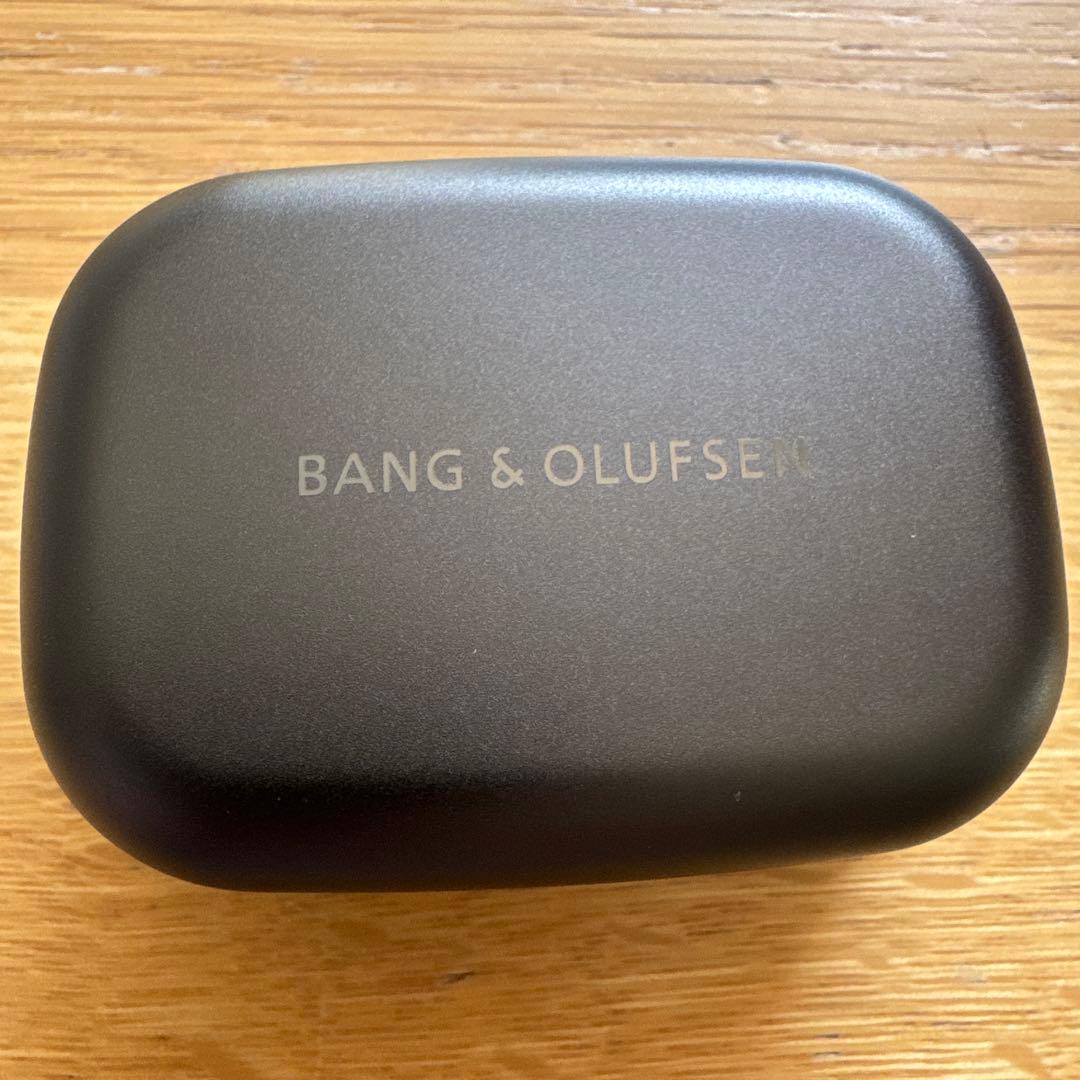 BANG & OLUFSEN ワイヤレスイヤフォン ケース付き