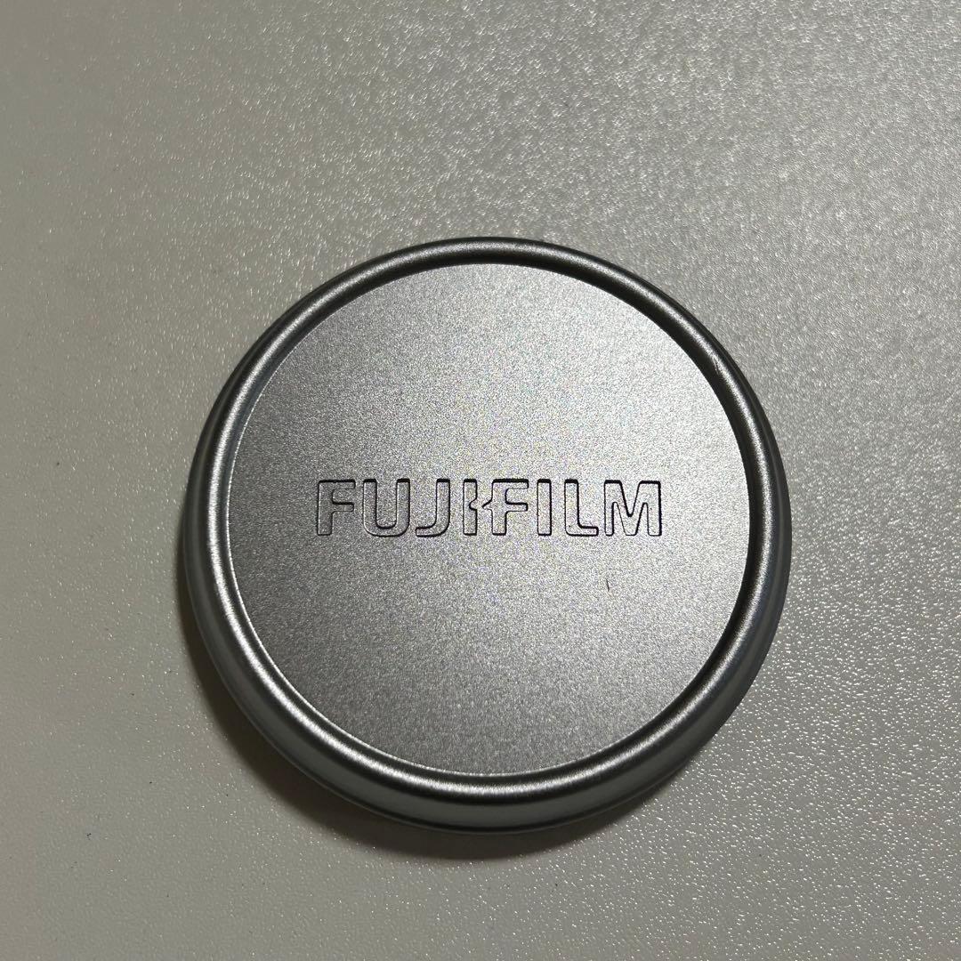 【美品】FUJIFILM X100F シルバー 純正レザーケース＋サムグリップ付