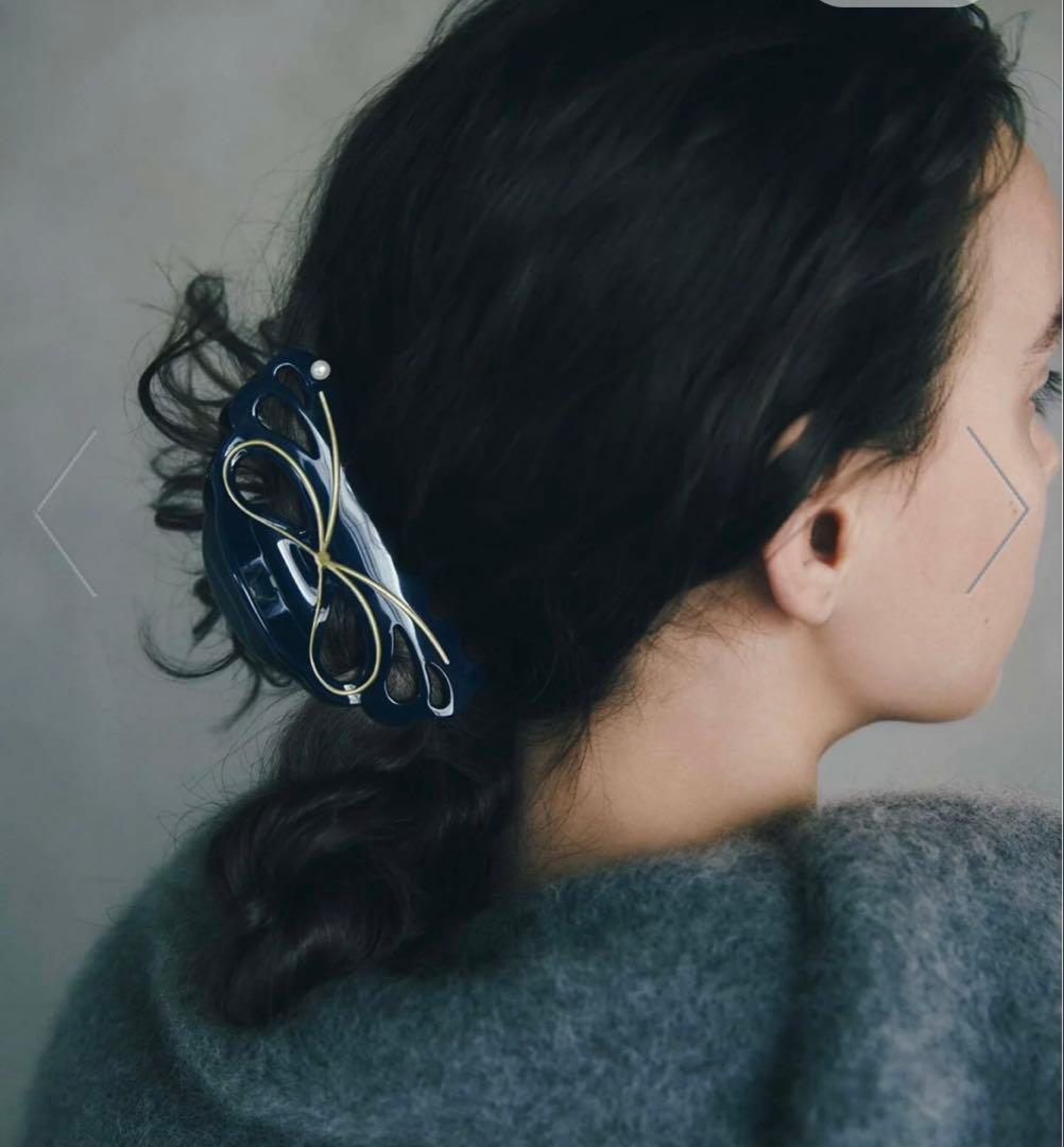 ラトータリテ　perle ネイビー ヘアクリップ　たなべさおり