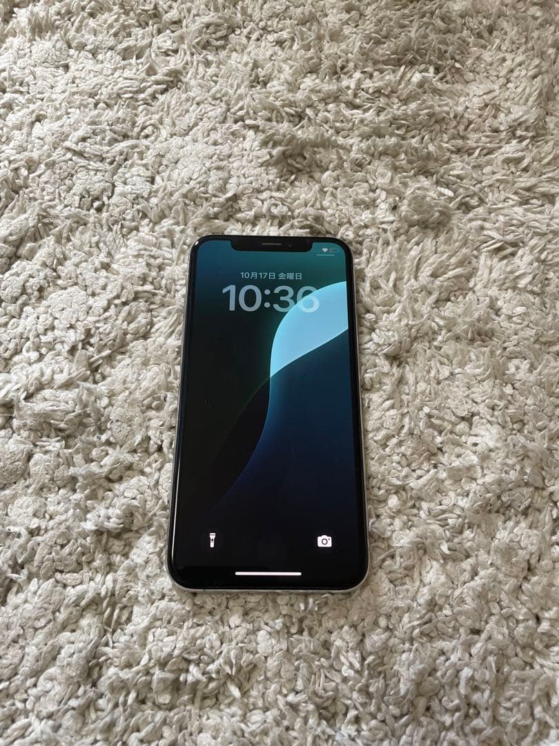 Apple iPhone Xs シルバー 64GB
