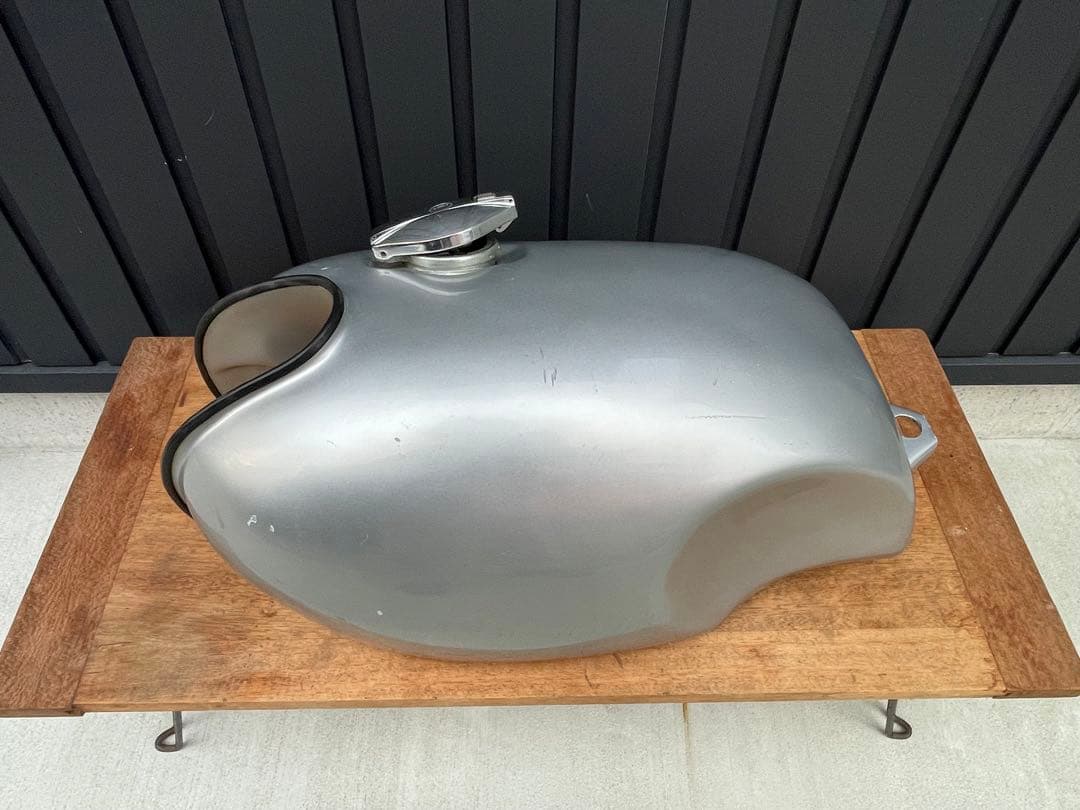 SR400 FRPタンク 汎用品 当時物？ デカタンク カフェ SR500 レア