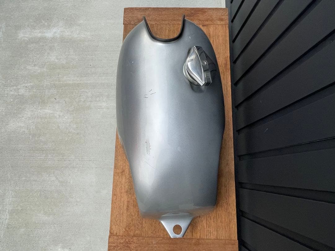 SR400 FRPタンク 汎用品 当時物？ デカタンク カフェ SR500 レア