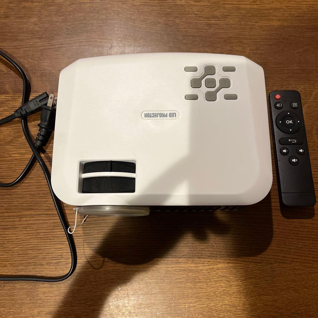 FUN PLAY2 ポータブル LED プロジェクター