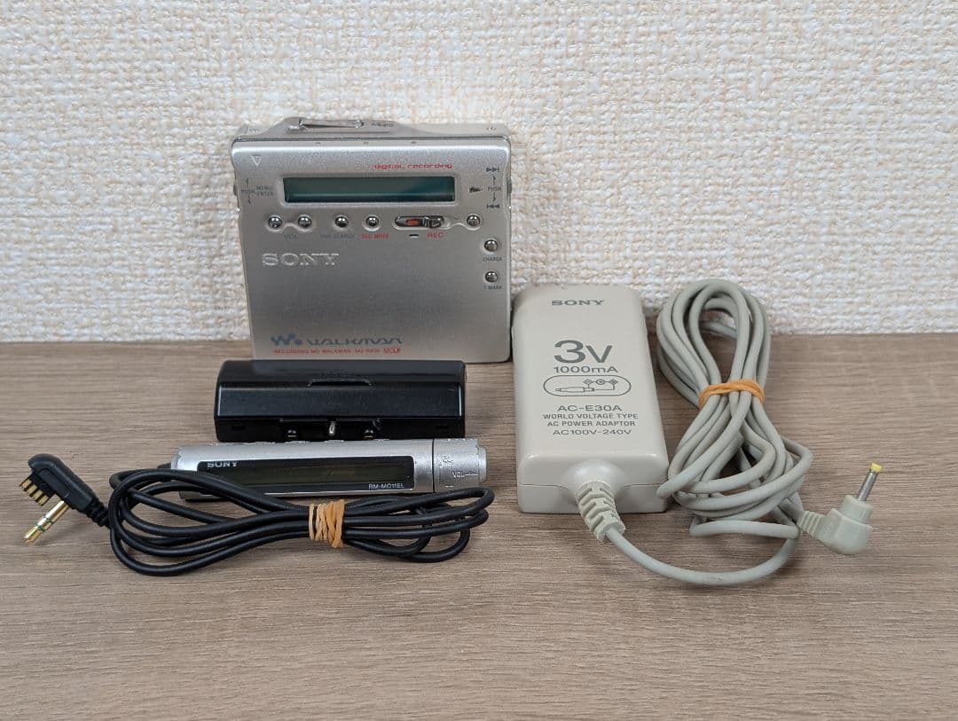 【ジャンク品】SONY ソニー MDウォークマン MDレコーダー MZ-R900