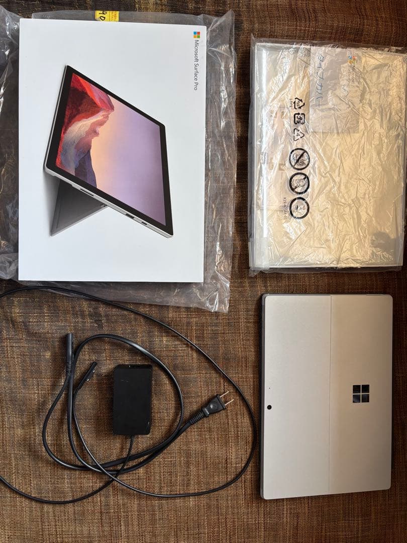 Microsoft Surface Pro 7 本体 充電器付き