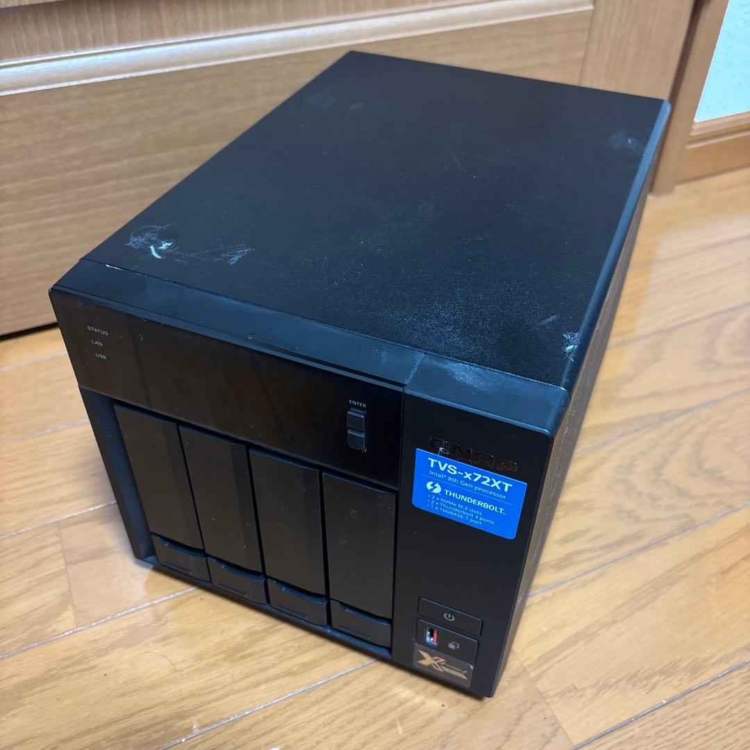 QNAP TVS-472XT 4ベイ NAS