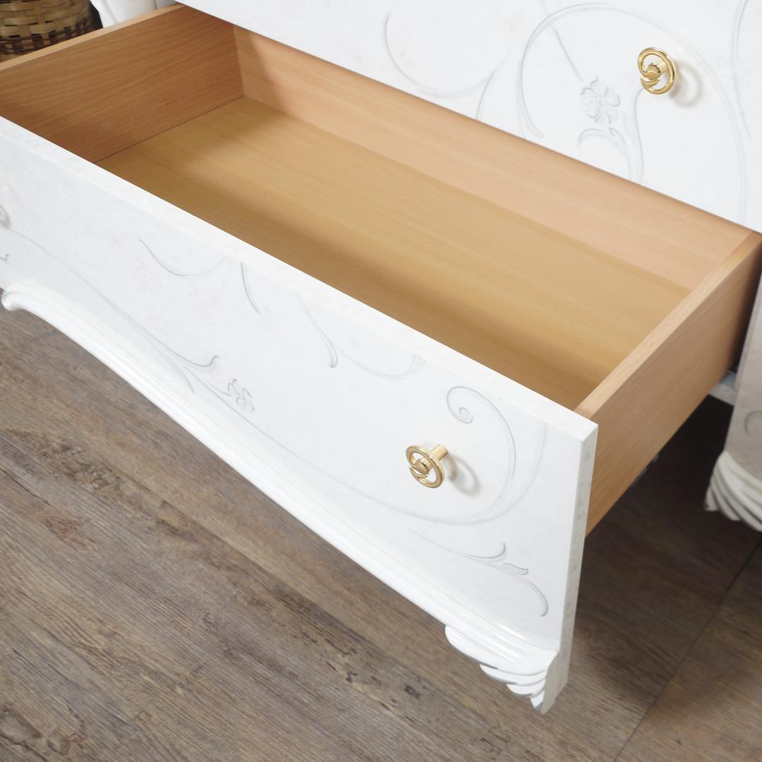 イタリア製 【新品】ジュリエッタ サルタレッリ 6Dチェスト　ホワイト