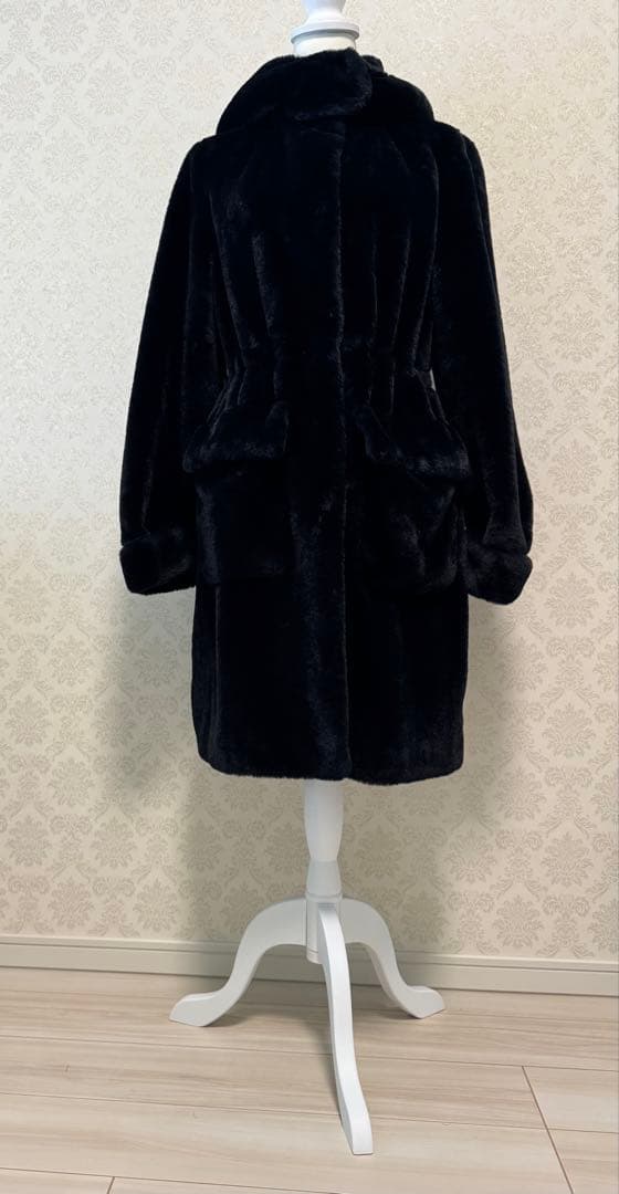 ヨッチン　新品タグ付 HERNO ファーコート