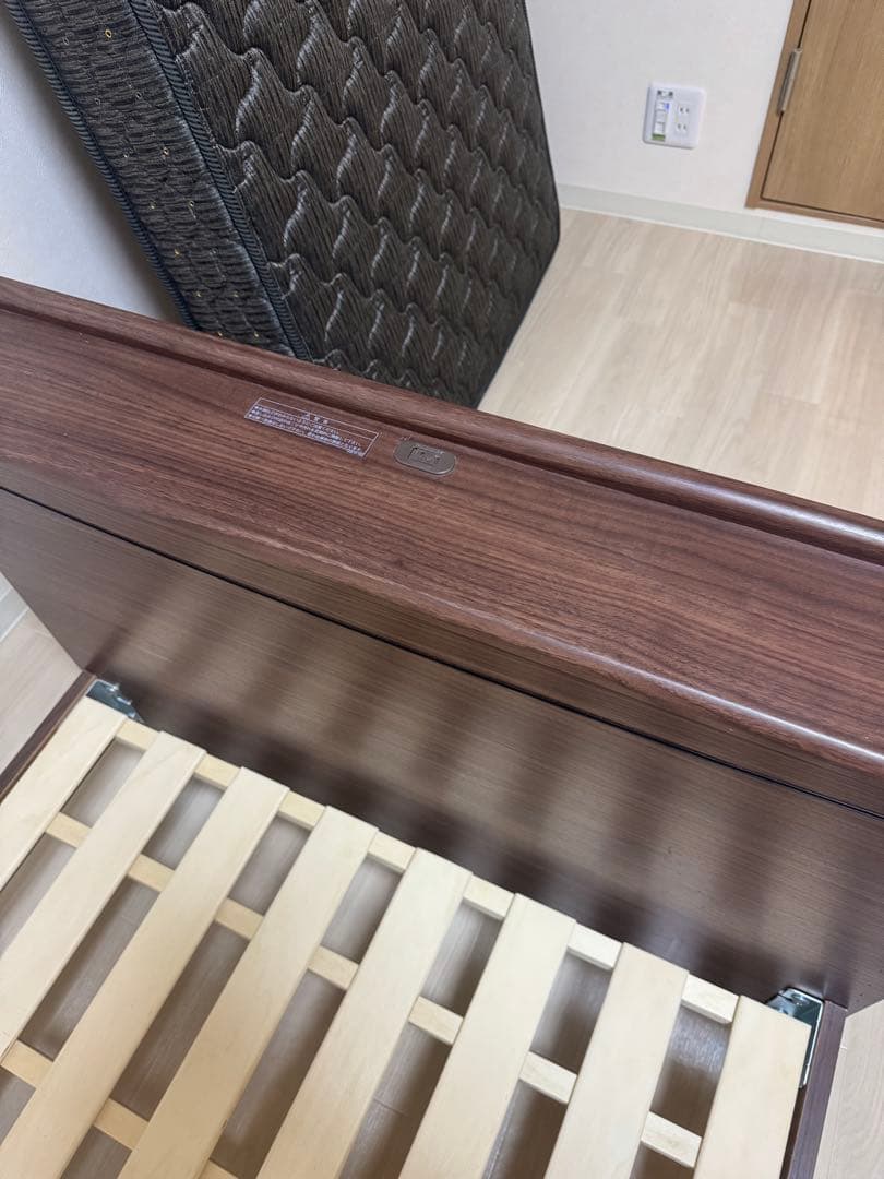 a*3様 フランスベッドのマットレス / フレーム