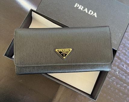 【PRADA】プラダ 2つ折り長財布