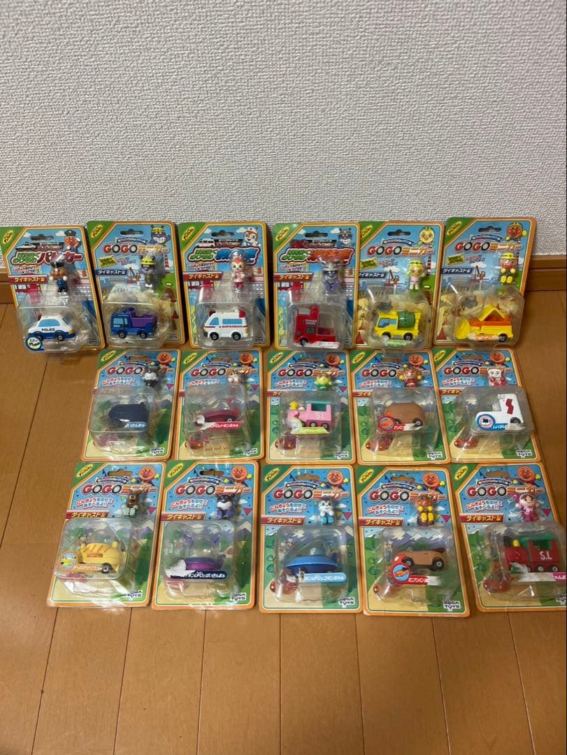 アンパンマン GOGOミニカーセット 16個