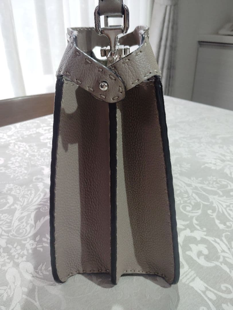 FENDI ピーカーブーアイシーユー　ミディアム