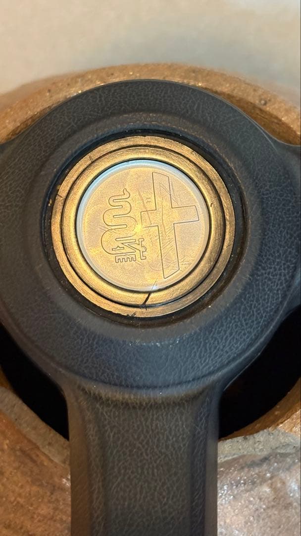 24VTURBO様　アルファロメオ　ステアリング　ウッド　ハンドル