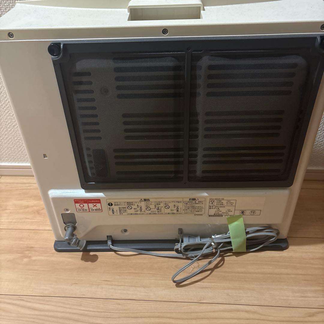 ガスファンヒーター デジタル表示 ホワイト