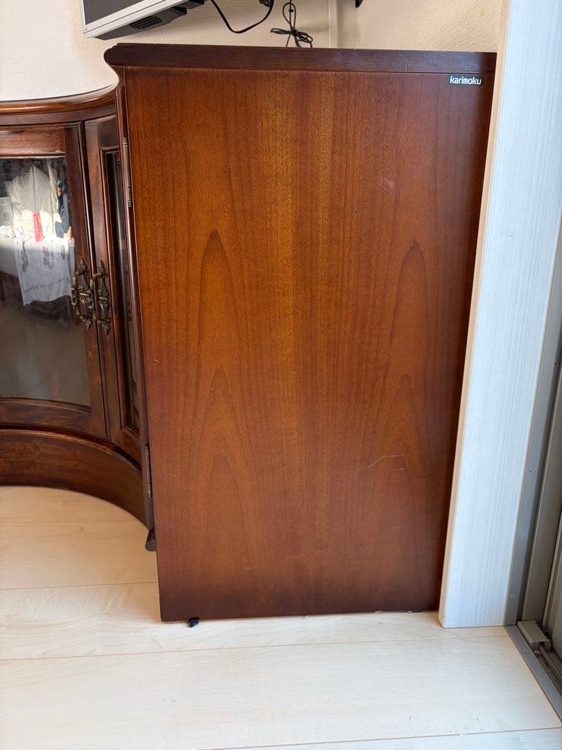 カリモク karimoku コーナーキャビネット ガラス扉 飾り棚 コロニアル
