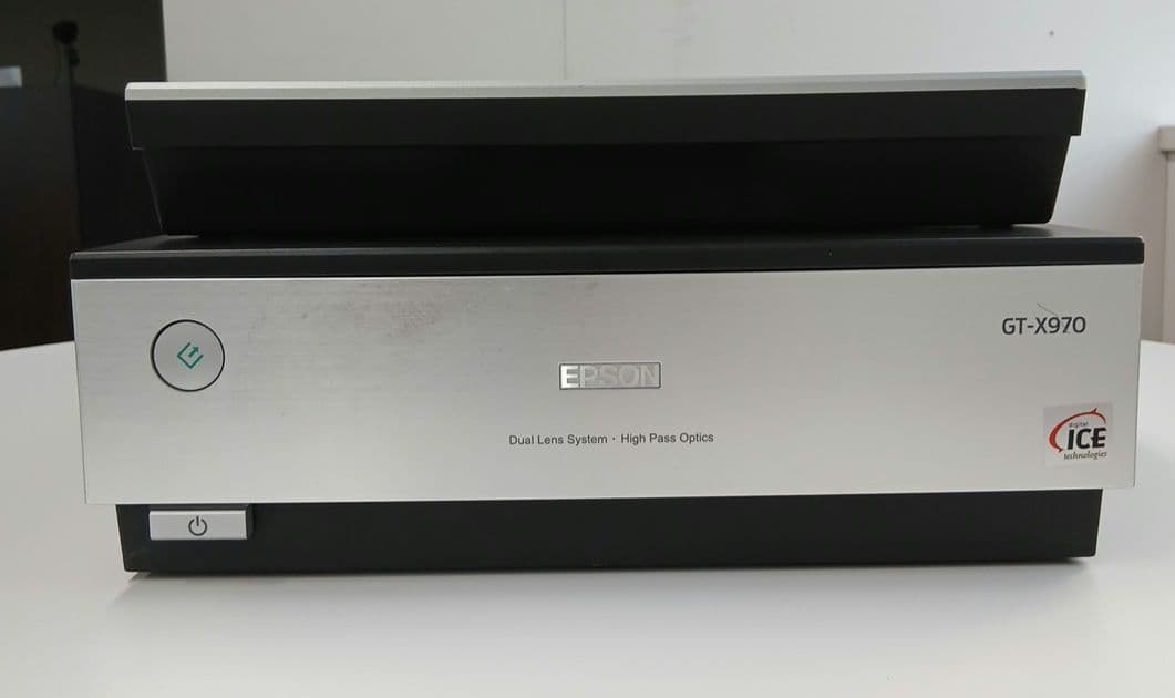 【中古美品】EPSONA4フラットベッドスキャナー GT-X970 CCDセンサ
