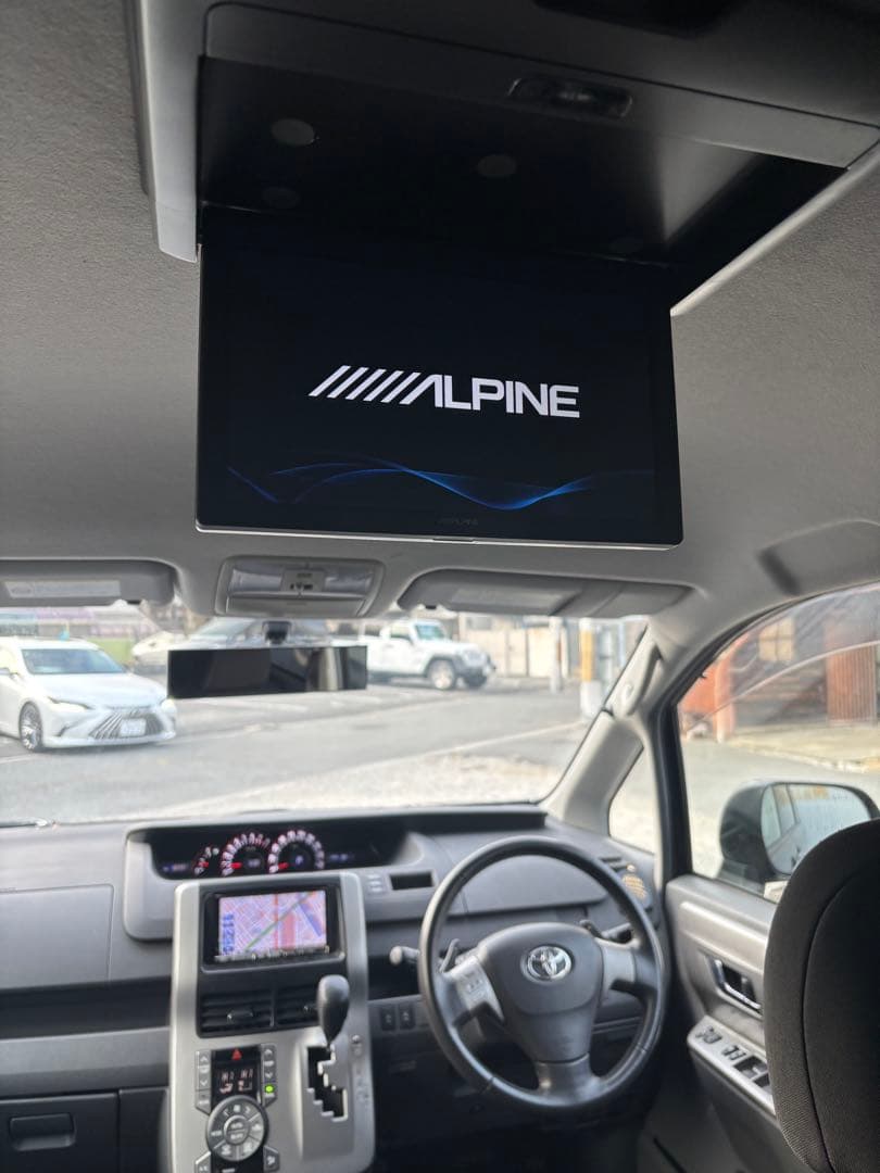 トヨタ Voxy 黒 ミニバン 5ドア