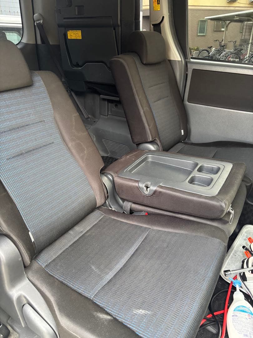 トヨタ Voxy 黒 ミニバン 5ドア