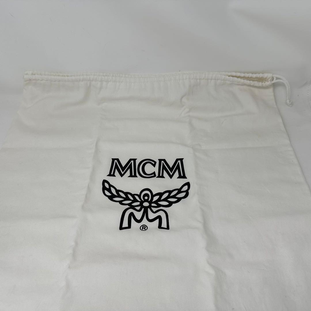 MCM ボディバッグ　ウエストポーチ　保存袋付き　赤　ユニセックス　レザー