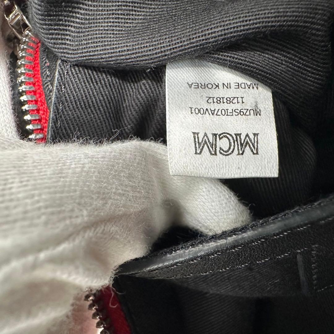 MCM ボディバッグ　ウエストポーチ　保存袋付き　赤　ユニセックス　レザー