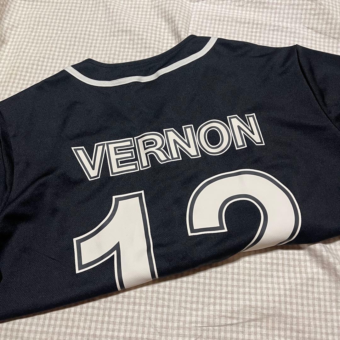 バーノン　ユニフォーム