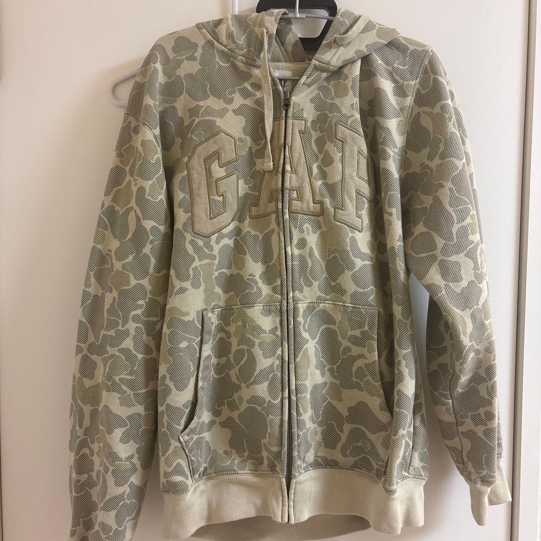 GAP迷彩ジップパーカー