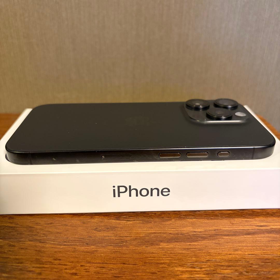 iPhone 15 Pro 128GB SIMフリー ブラックチタニウム