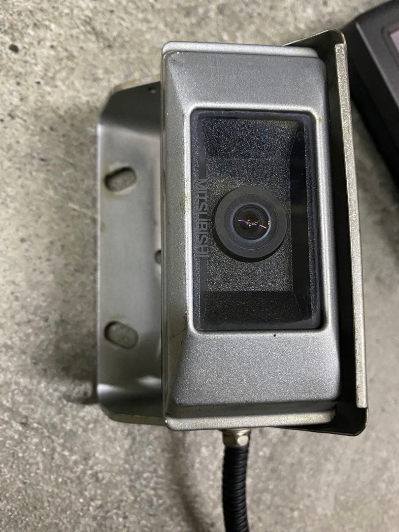 MITSUBISHI バックカメラシャッター付きC-4015 作動確認済み