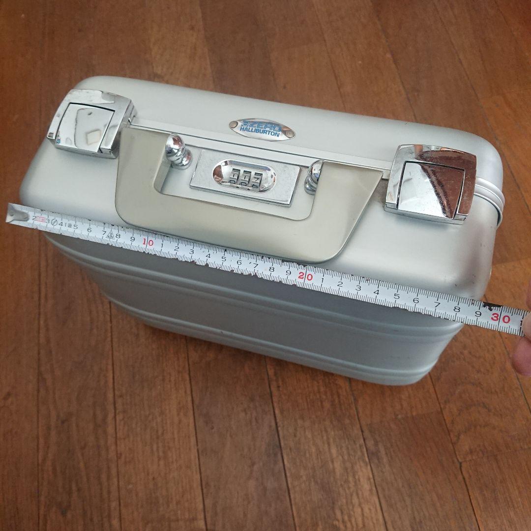 ゼロハリバートン ミニカメラケース シルバー