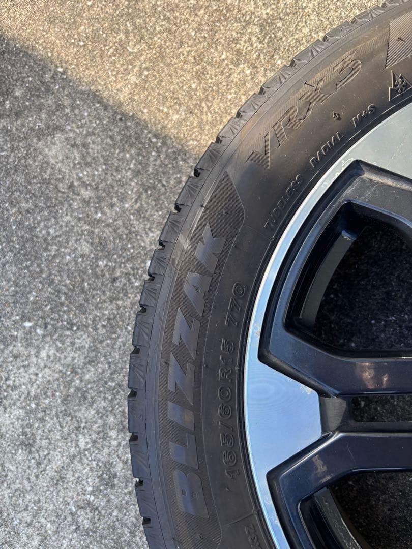 ダイハツ ウェイク スタッドレス4本 24年 ブリザック