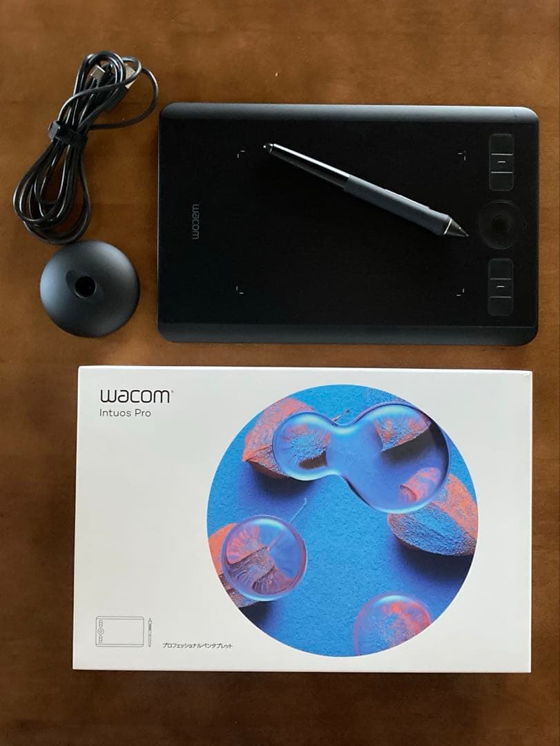 液タブ・ペンタブ Wacom Intuos Pro Small PTH460K0D