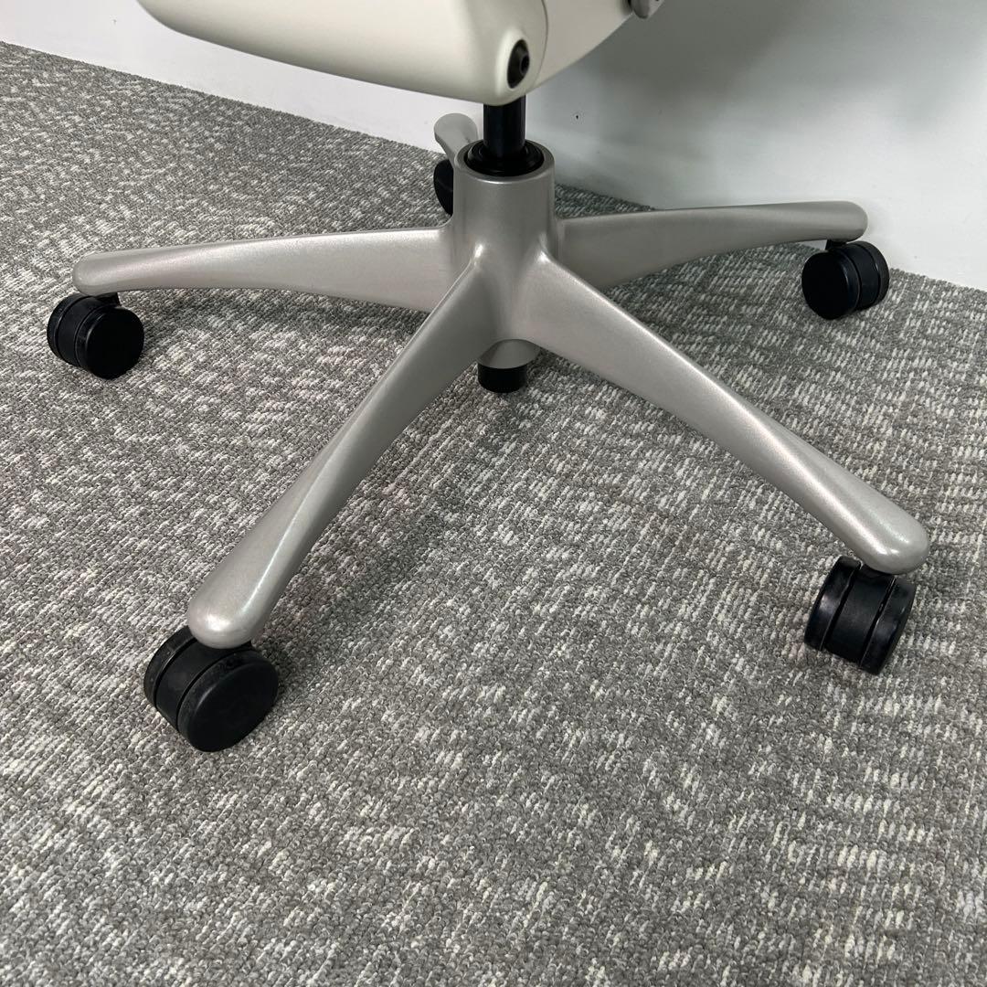 エンボディチェア 最高級 ハーマンミラー グレー　ホワイト Embody