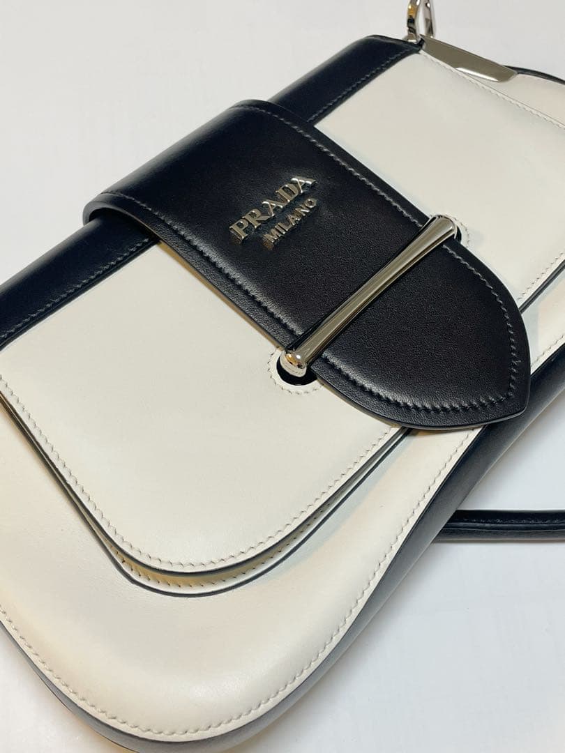 【希少】PRADA プラダ レザーバッグ ホワイト ブラック バイカラー