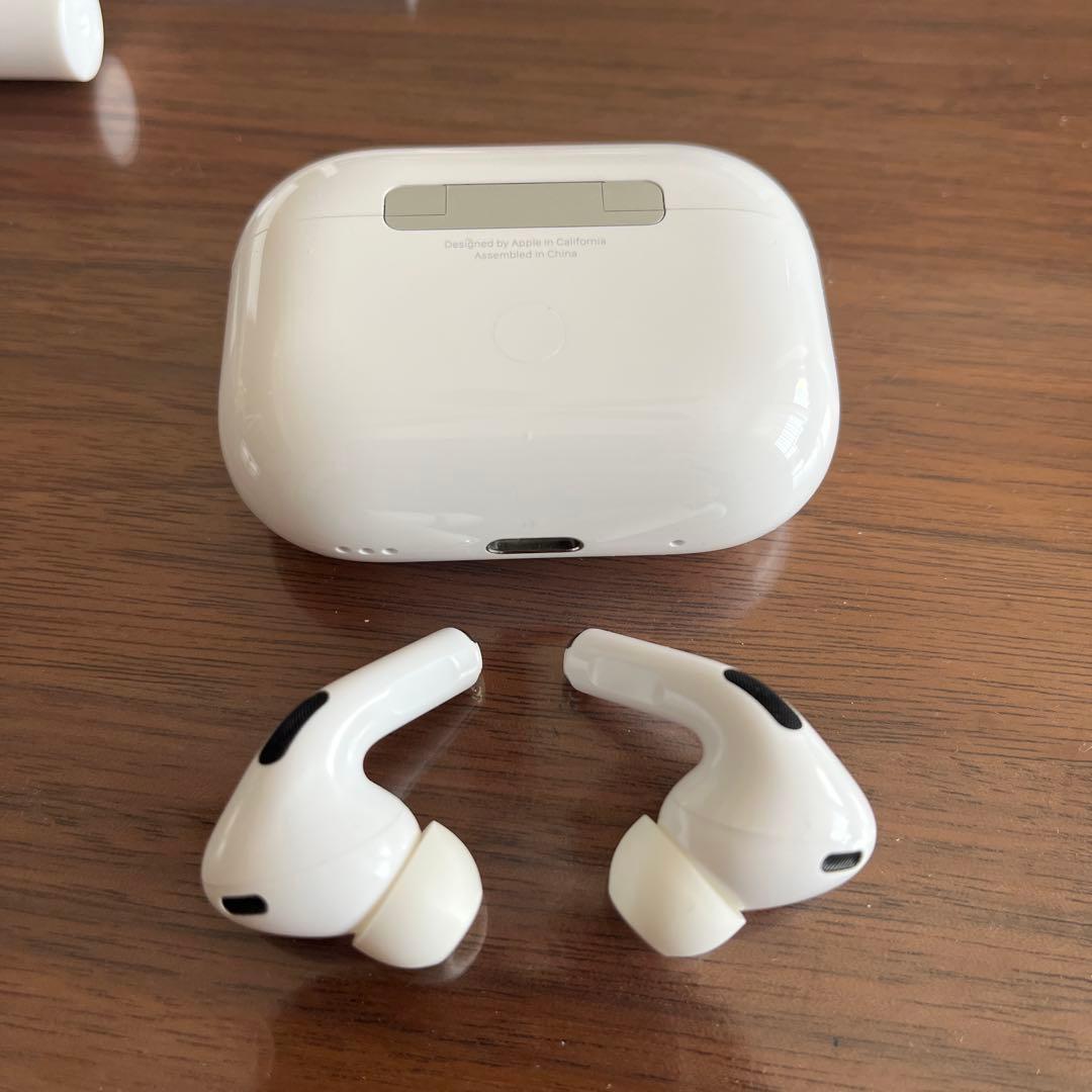 【極美品】AirPods Pro 2 本体 ＆サービスでESRケース付