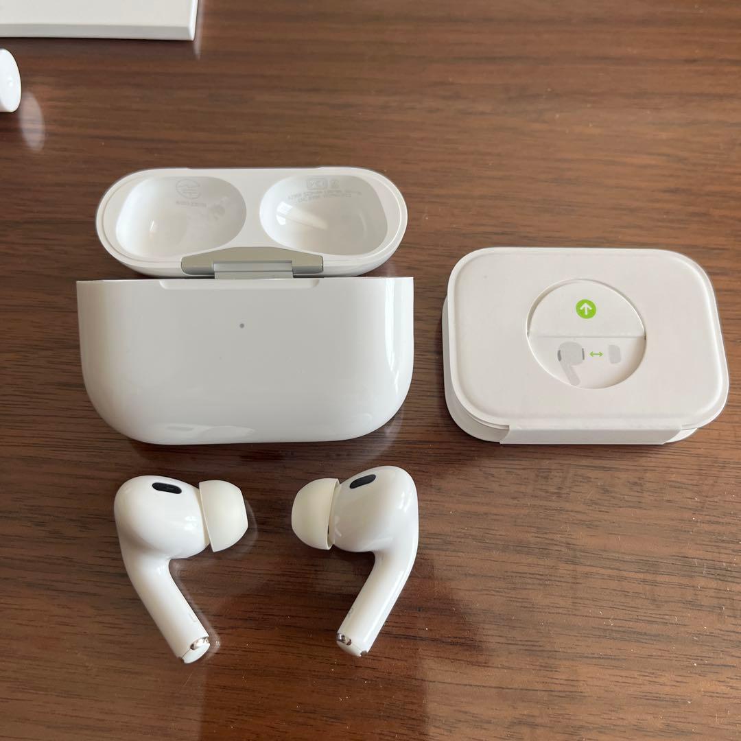 【極美品】AirPods Pro 2 本体 ＆サービスでESRケース付