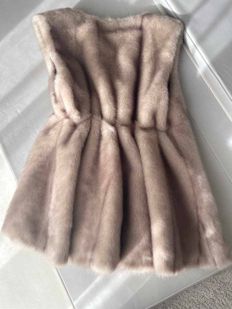 ENUE フェイクファーベスト