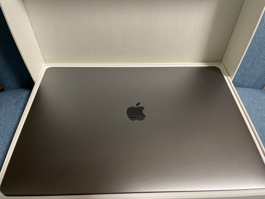 【箱有】MacBook Pro 15インチ 2016 Touch Barモデル