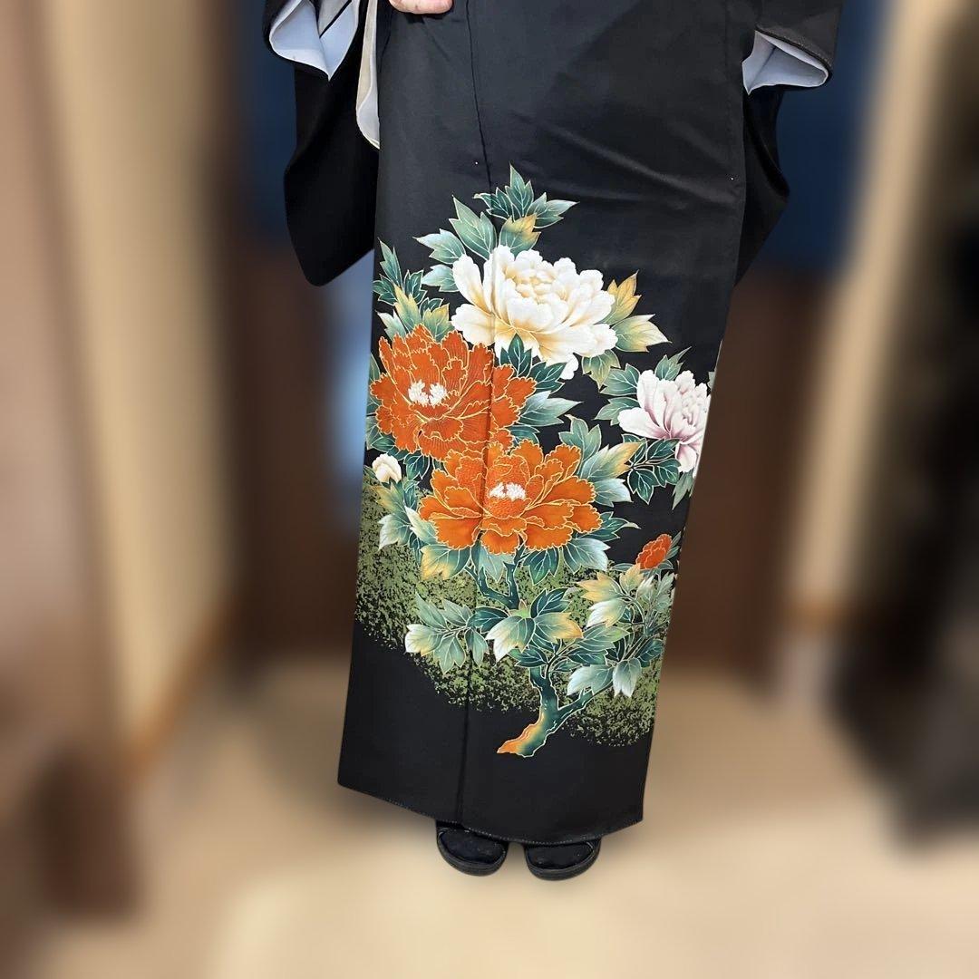 美品　華やか　正絹　黒留袖 　花柄刺繍 　着物　リメイク