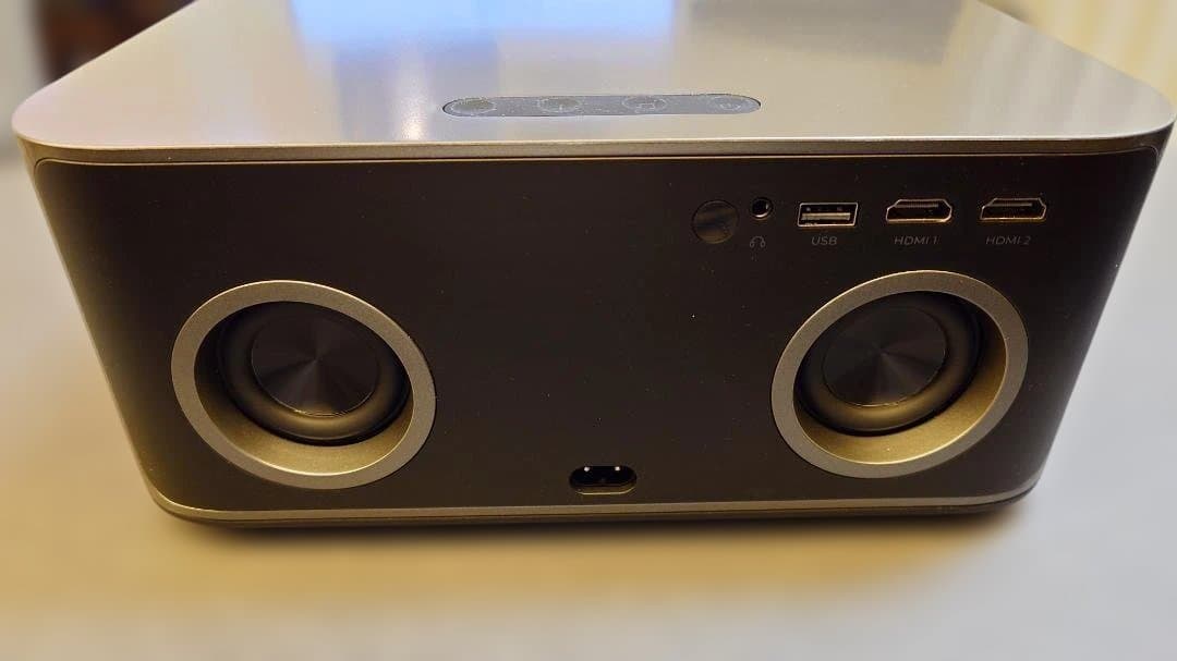 ＜ほぼ新品＞TOPTRO X9 プロジェクター